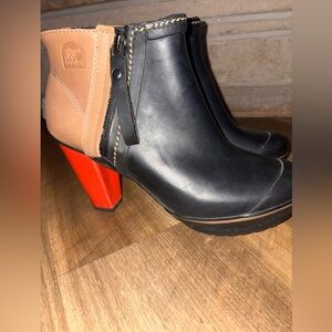 SOREL MEDINA COLOR BLOCK HEELED RAIN BOOT SIZE 8.5